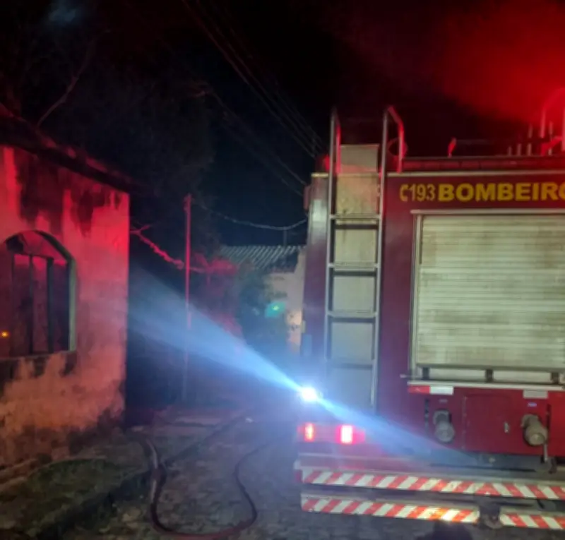 Mulher denuncia ex-companheiro por atear fogo em casa em Formiga