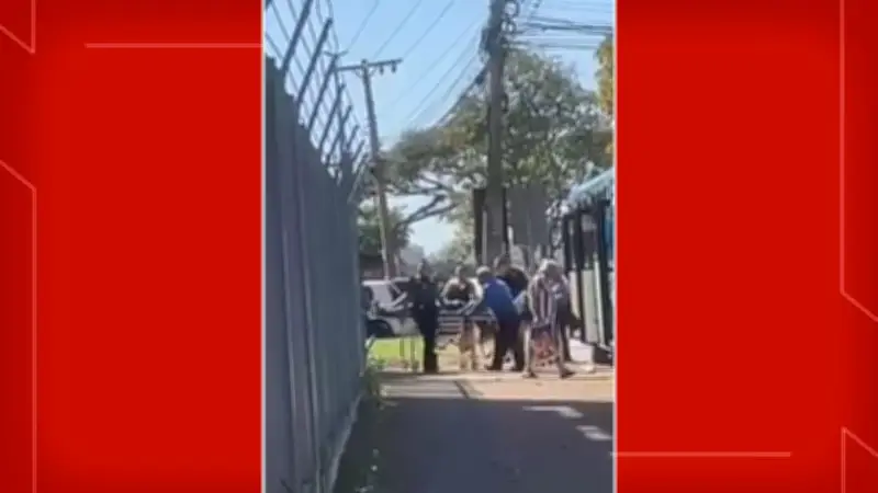 Mulher é esfaqueada dentro de ônibus no DF após discussão