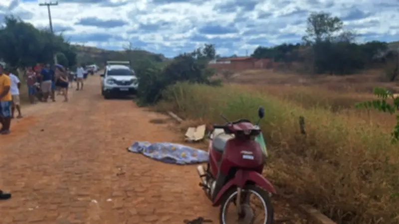 Mulher morre em acidente de moto no dia do aniversário no Sul do Piauí