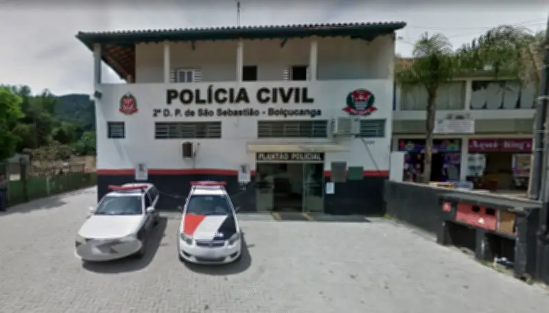 Mulher é presa após desligar energia de delegacia e ameaçar policial com tesoura em SP