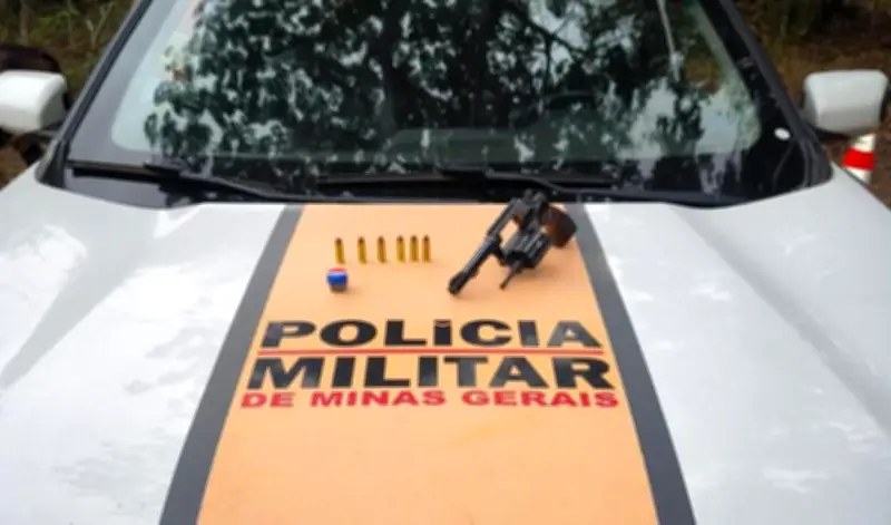 Mulher presa com revólver na BR-259 em Itueta, MG