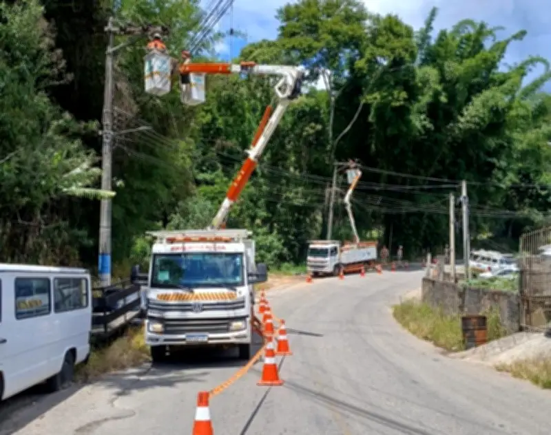 Mutirão de podas de árvores em Barra Mansa reforça segurança elétrica