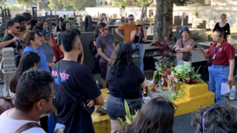 Necrotour em Vitória: passeio por cemitério revela história e cultura