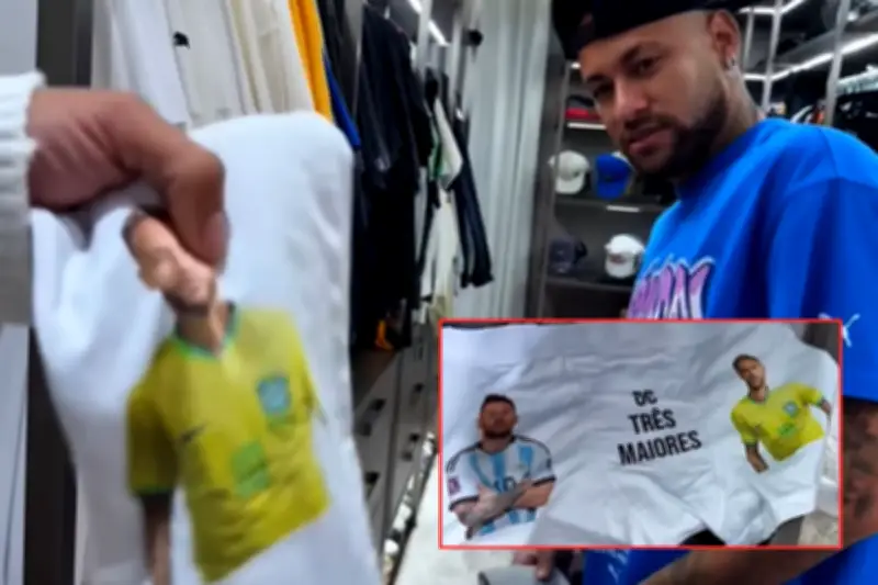 Neymar arruma mala para Copa e exibe cueca com estampa de Messi