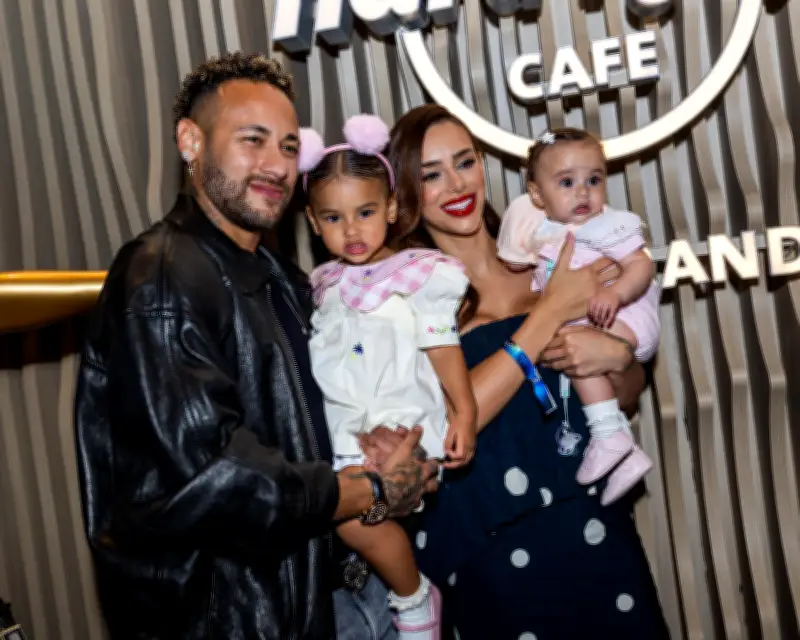 Neymar e Bruna Biancardi esperam terceira filha; casal revela sexo