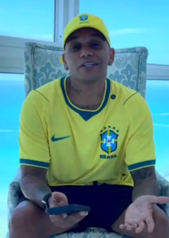 Neymar envia mensagem a amigos antes de jogo contra Escócia