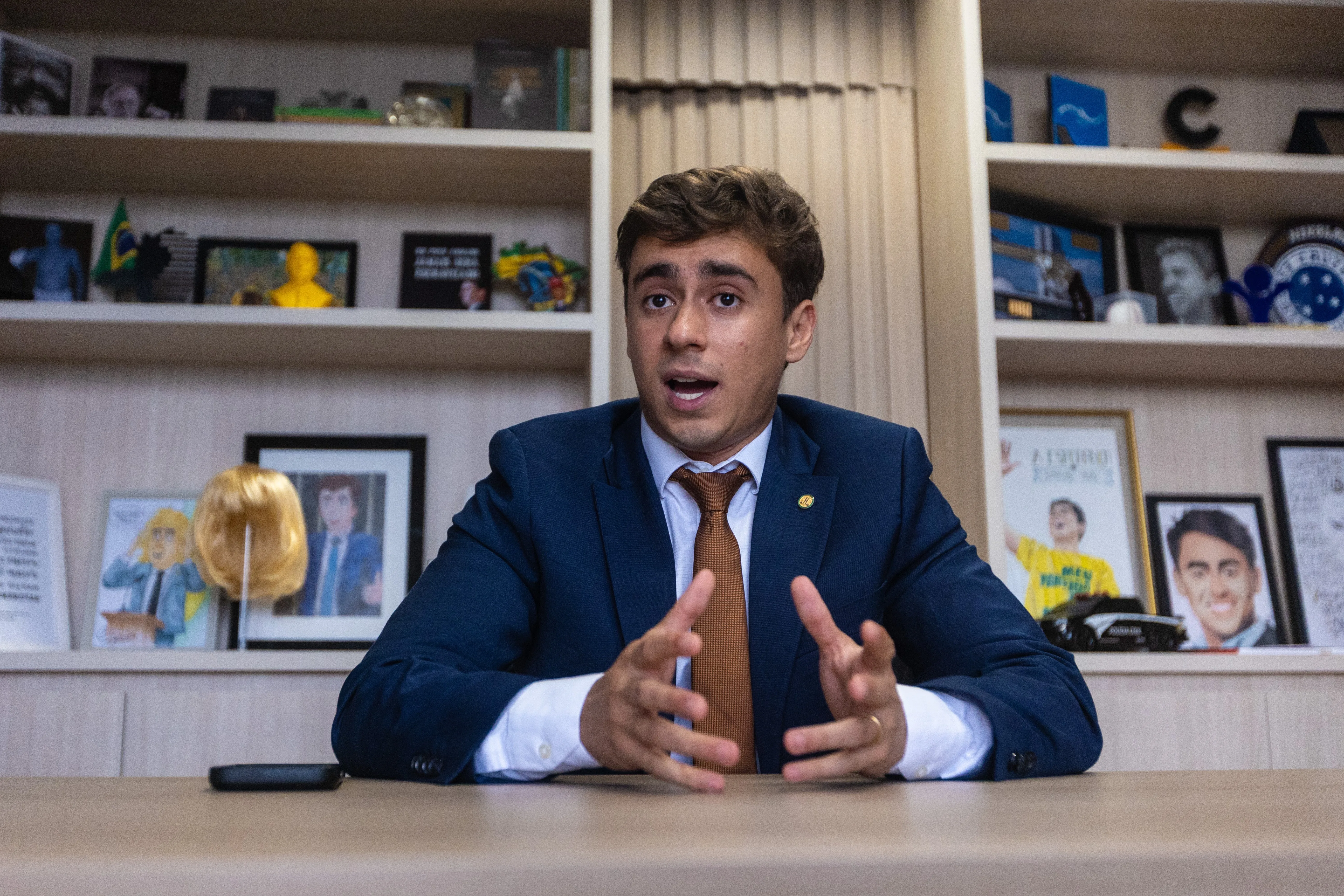 Nikolas Ferreira chama Jair Renan de 'toupeira cega' e intensifica atrito com família Bolsonaro