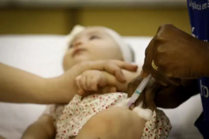 Nova vacina pneumocócica 20-valente chega ao SUS; veja quem pode receber