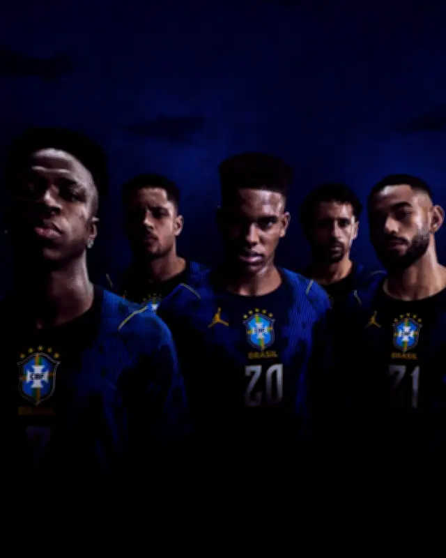 Novo livro de Simas sobre devoção à Virgem Maria e camisa azul da Seleção