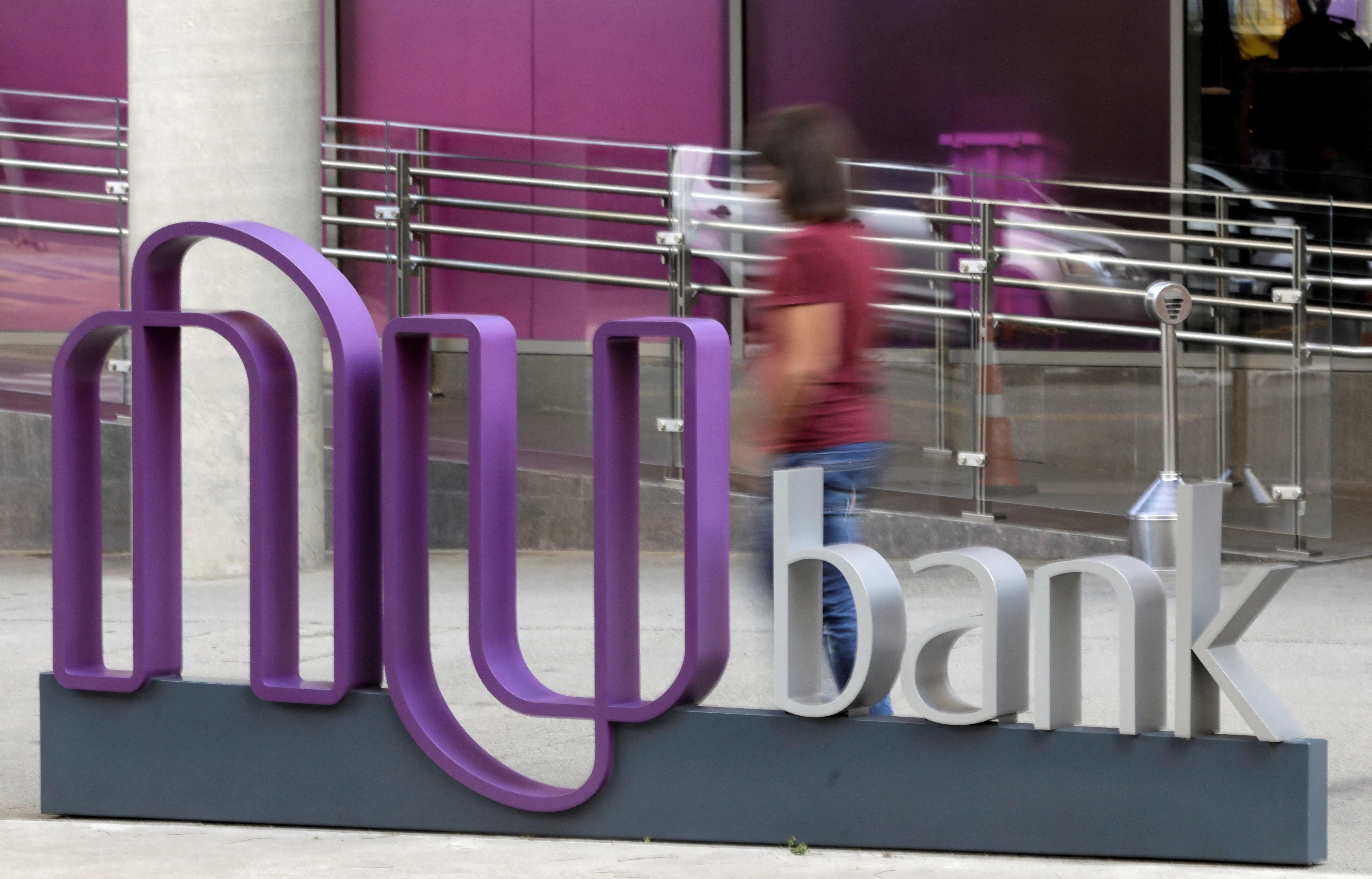 Nubank planeja investir R$ 45 bilhões no Brasil em 2026