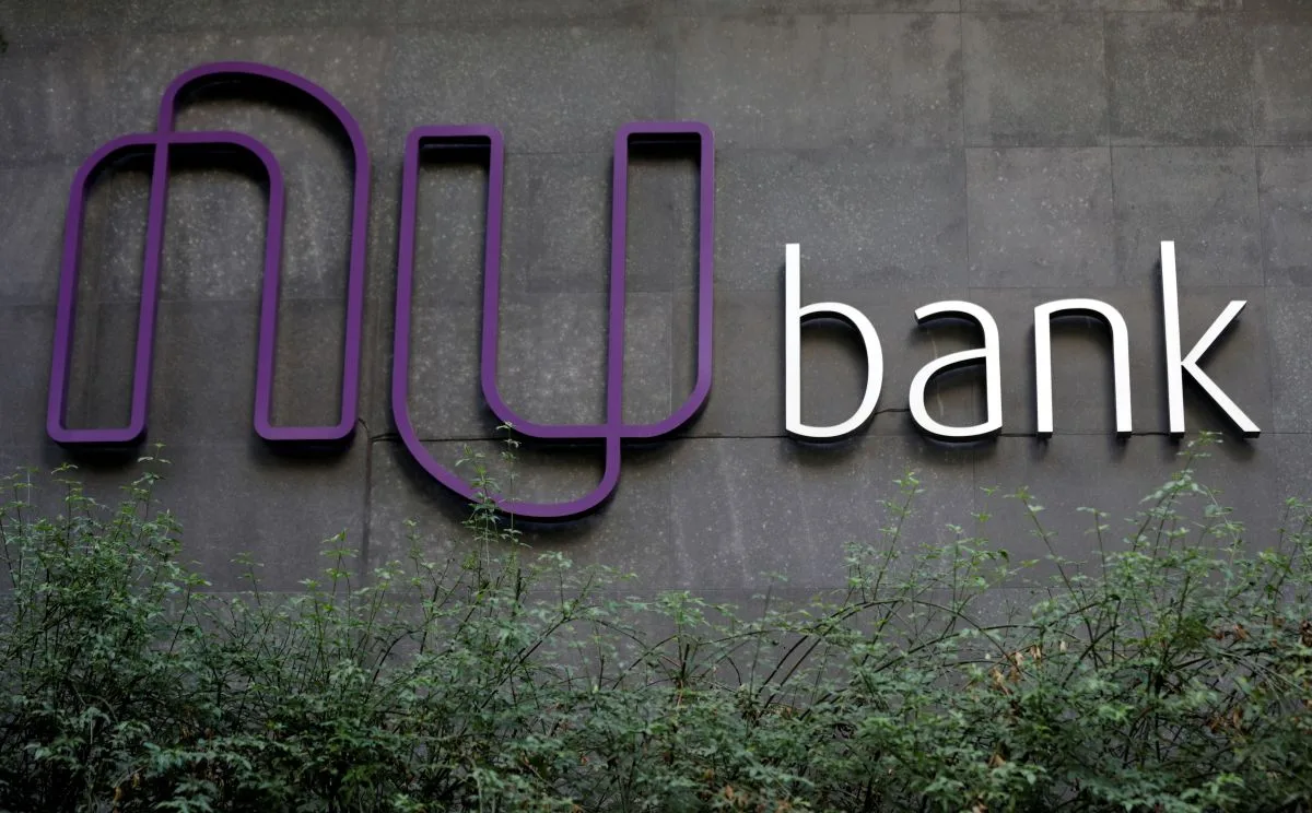 Nubank nega encerramento de atividades após notificação de 'liquidação' enviada a clientes