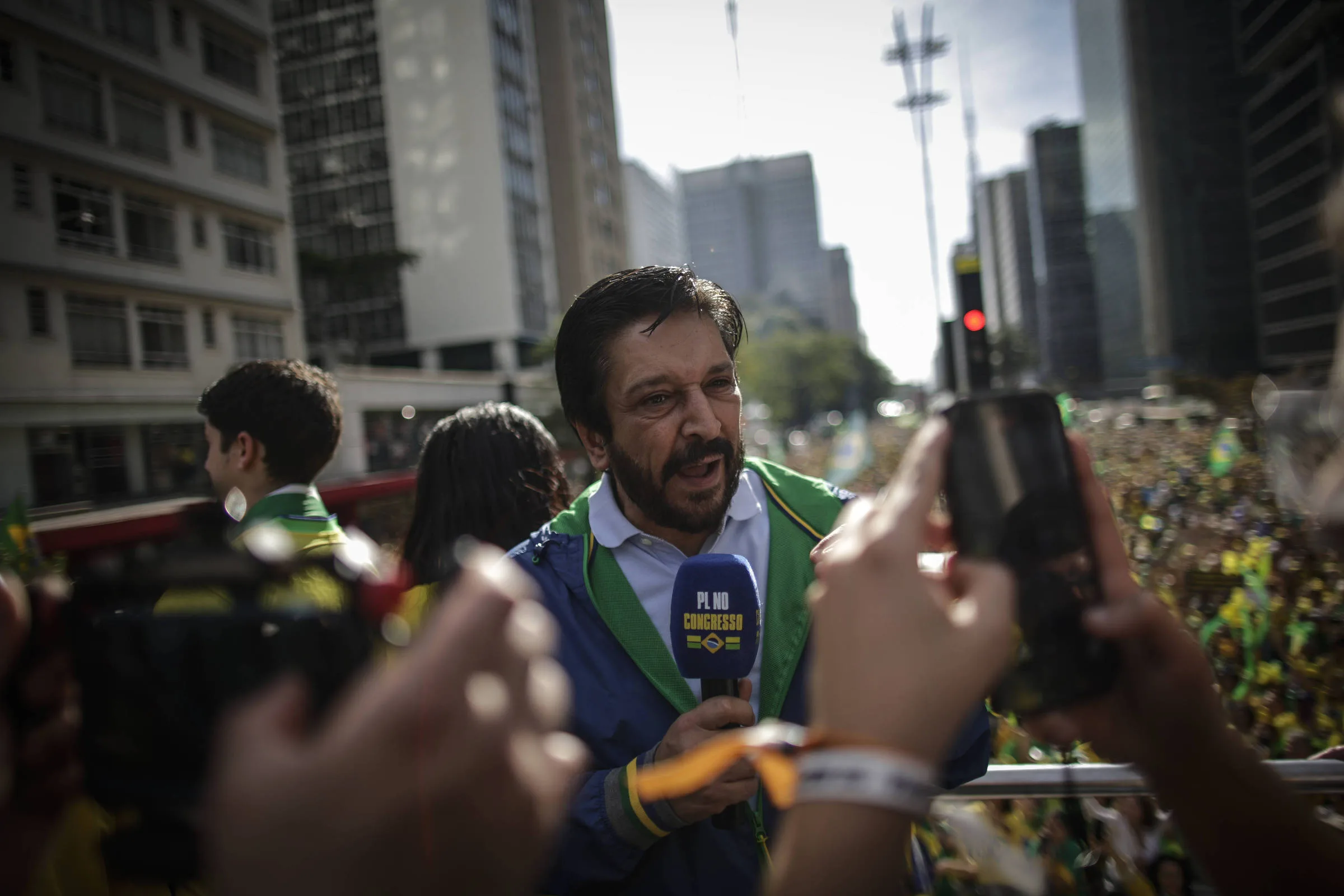Nunes evita falar sobre anistia a Bolsonaro enquanto se aproxima de aliados