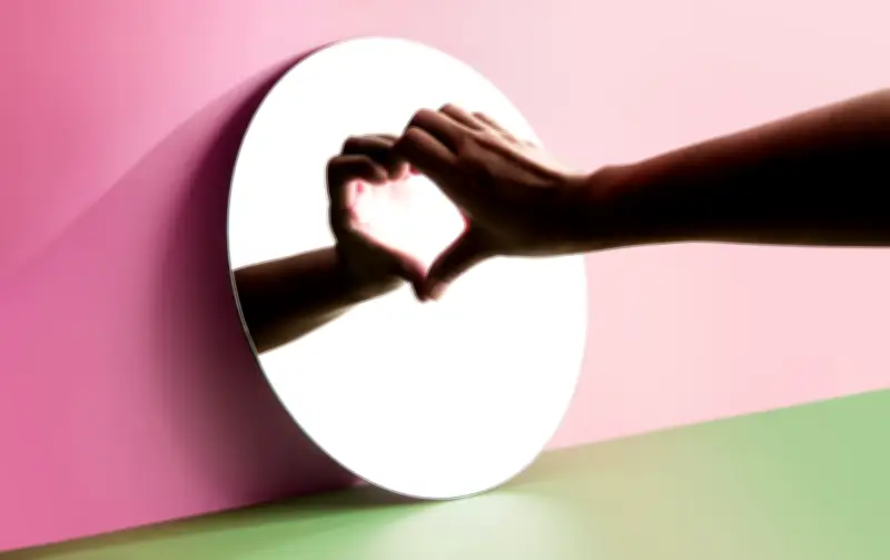 O eu dos outros: reflexão sobre identidade e alteridade