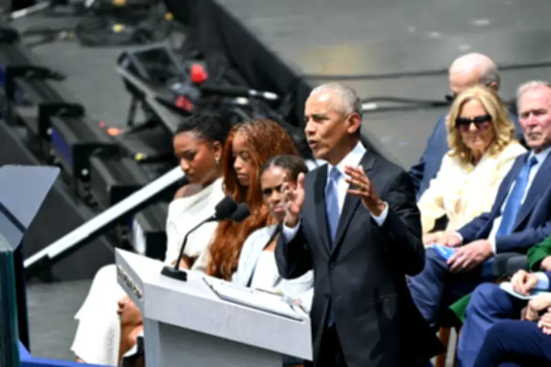 Obama inaugura centro presidencial em Chicago com estrelas e sem Trump