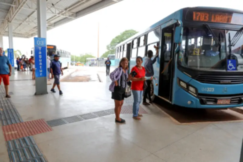 Oito linhas de ônibus do Entorno têm reajuste a partir de domingo