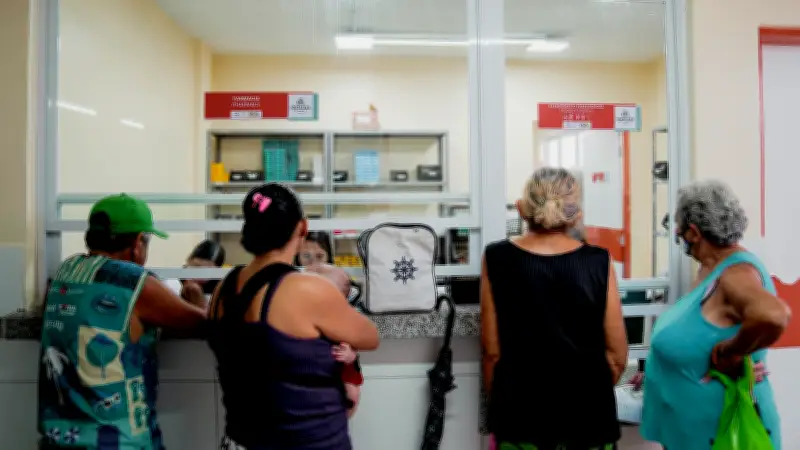 Oito postos de saúde abrem em Fortaleza para vacinação e gripados