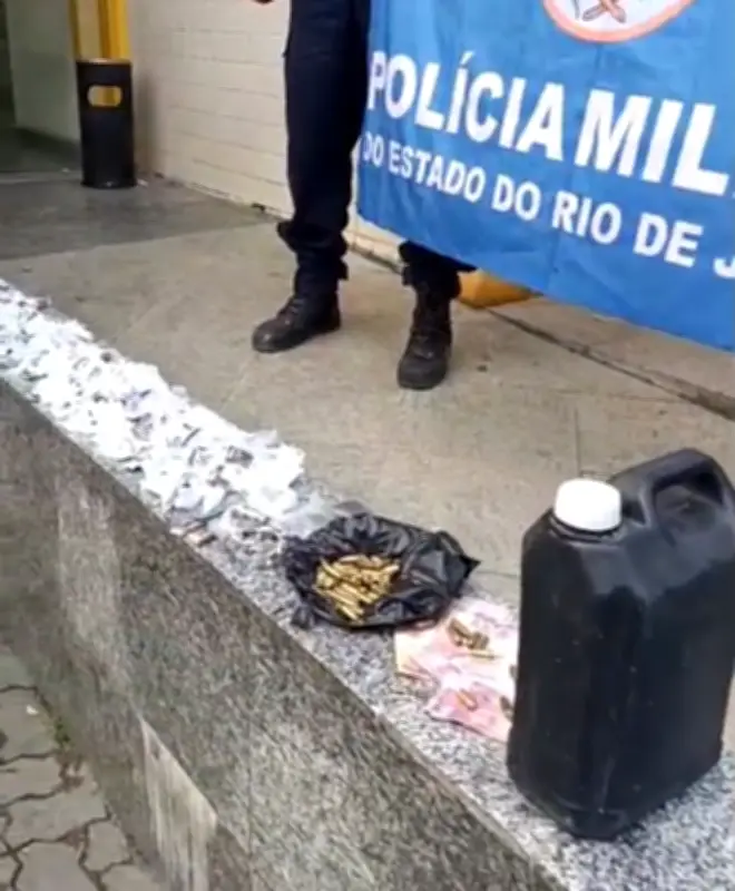 Operação integrada prende homem e apreende arma e drogas em Três Rios