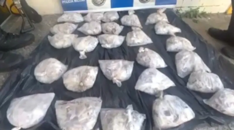 Operação prende três e apreende mais de 4,5 kg de drogas na Região dos Lagos