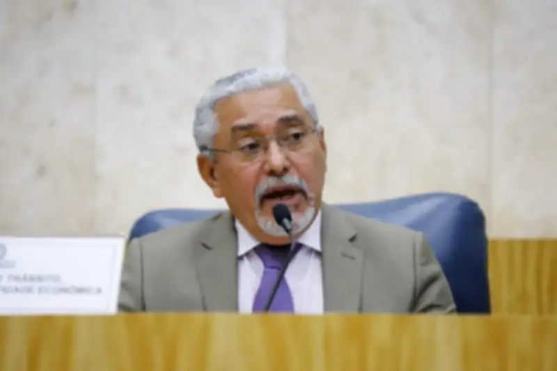 Operação prende vereador Senival Moura por lavagem de dinheiro ao PCC
