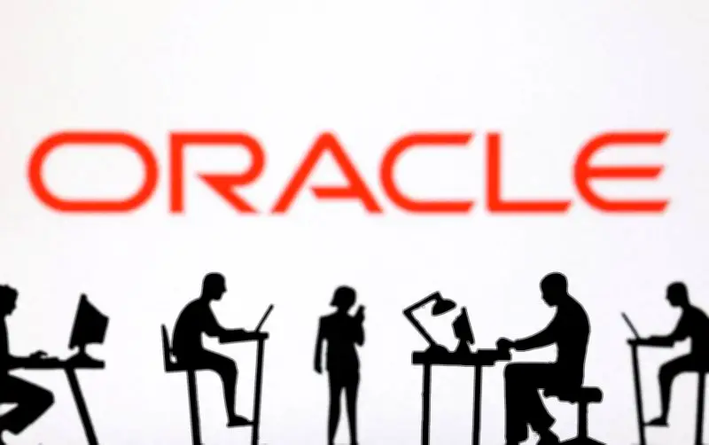 Oracle elimina 21 mil vagas enquanto acelera investimentos em IA