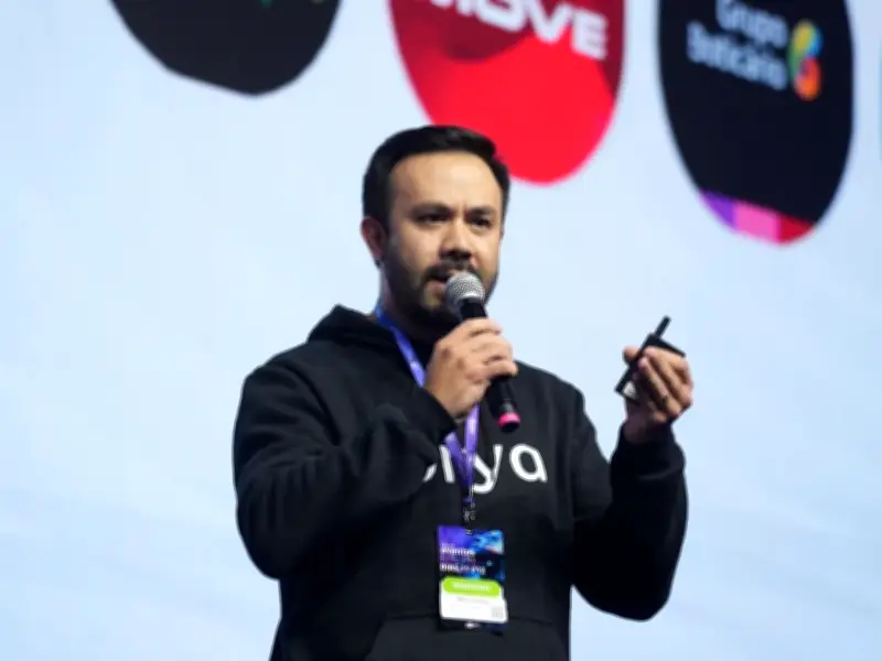 Orya lança nova era de tradução de palestras com IA
