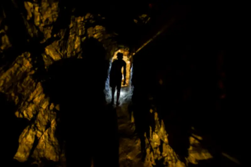 Ouro de sangue: grupos armados dominam mineração na Venezuela