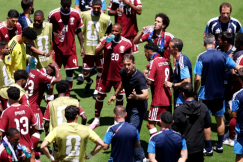 Paradas para hidratação criam novo futebol de quatro quartos
