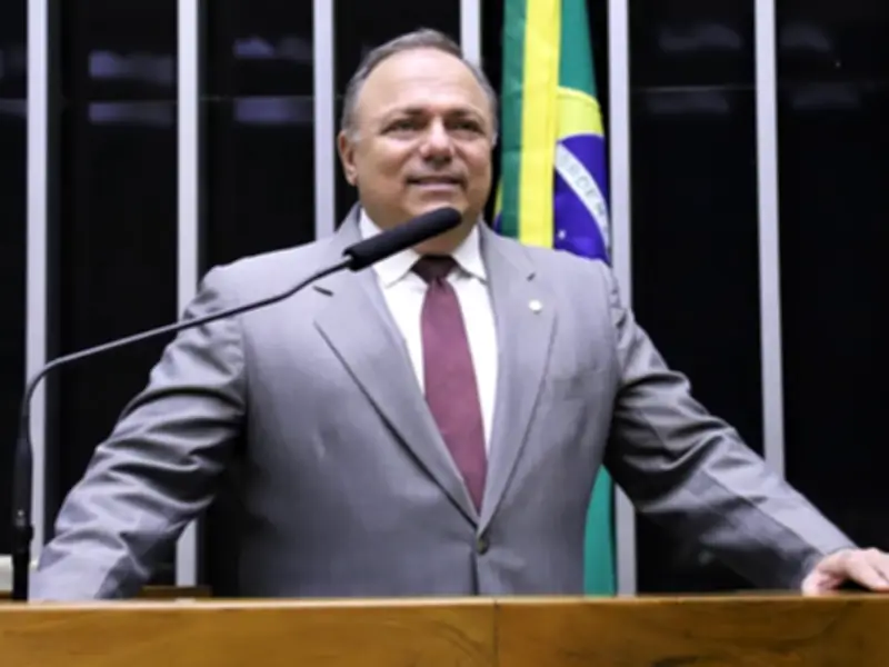 Pazuello propõe incluir movimentos sociais na Lei Antiterrorismo