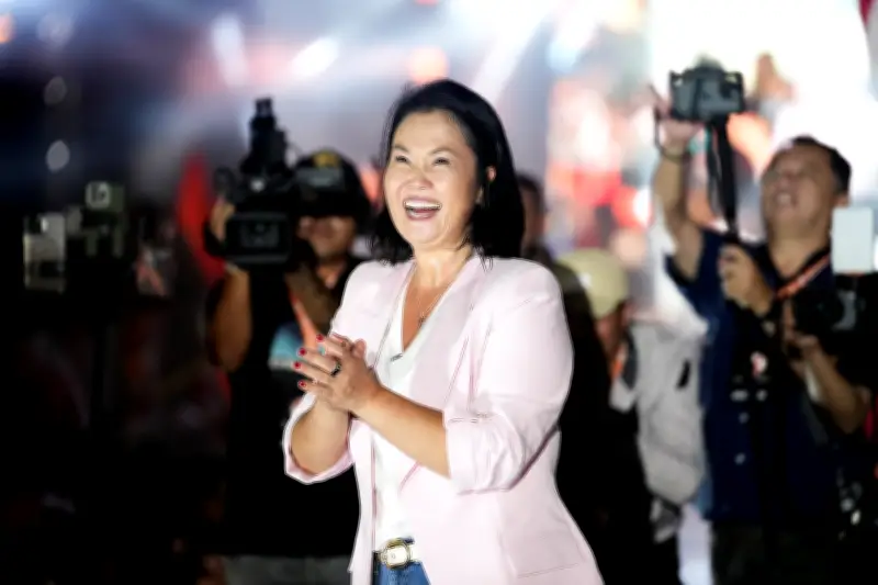 Peru: Keiko Fujimori lidera apuração, mas Sánchez contesta resultado
