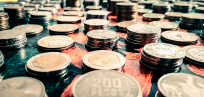 Peso colombiano dispara com força da direita no 1º turno das eleições