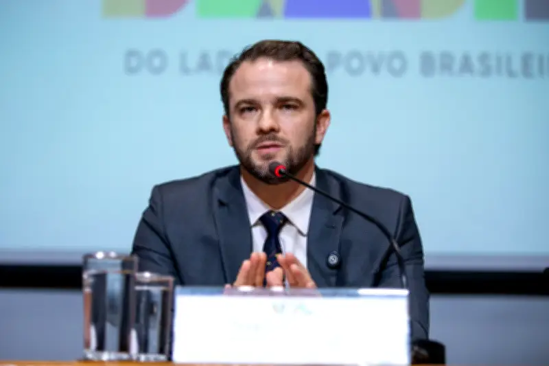 Pesquisa Datafolha: otimismo com economia brasileira sobe para 36%