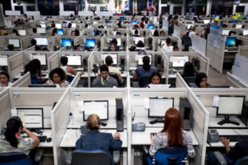 Pesquisa: na classe E, 1/3 trabalha até 64h semanais; PEC quer reduzir jornada