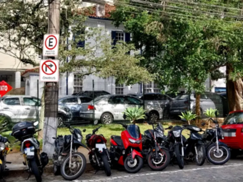 Petrópolis cria vagas exclusivas para motoboys em áreas comerciais
