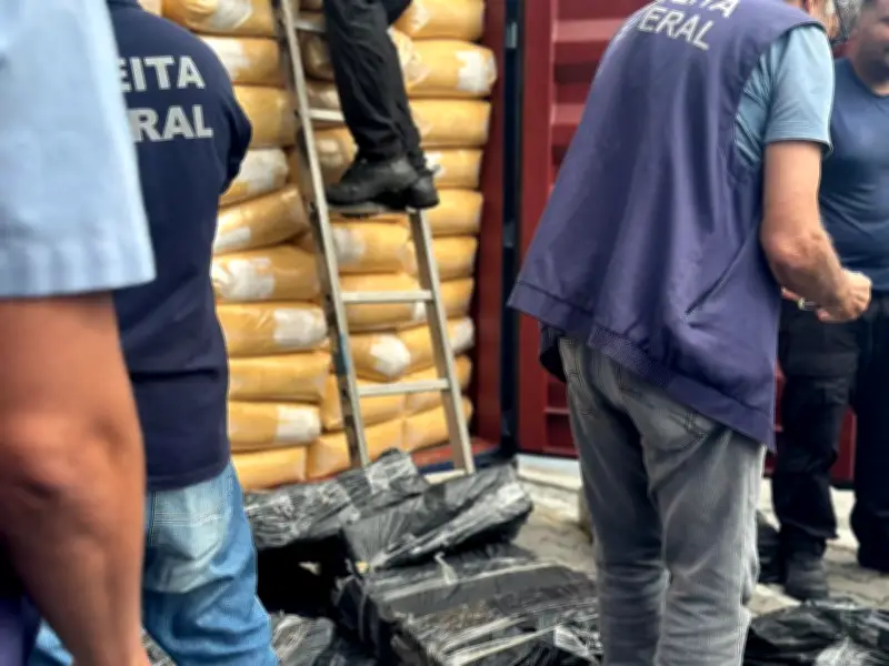 PF apreende 416 kg de cocaína e mira funcionários do Porto do Mucuripe