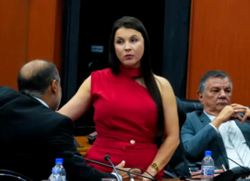 PF apreende R$ 64 mil e US$ 34 mil na casa de deputada Tayla Peres