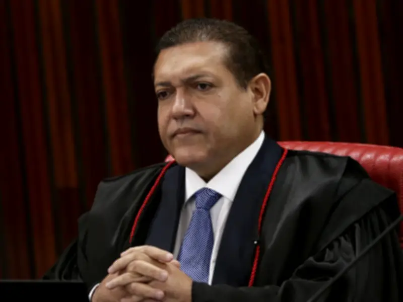 PGE rejeita ação do PL contra pesquisa AtlasIntel sobre Flávio Bolsonaro