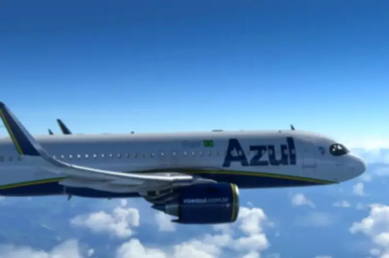 Piloto da Azul passa mal e copiloto pousa avião em Campinas