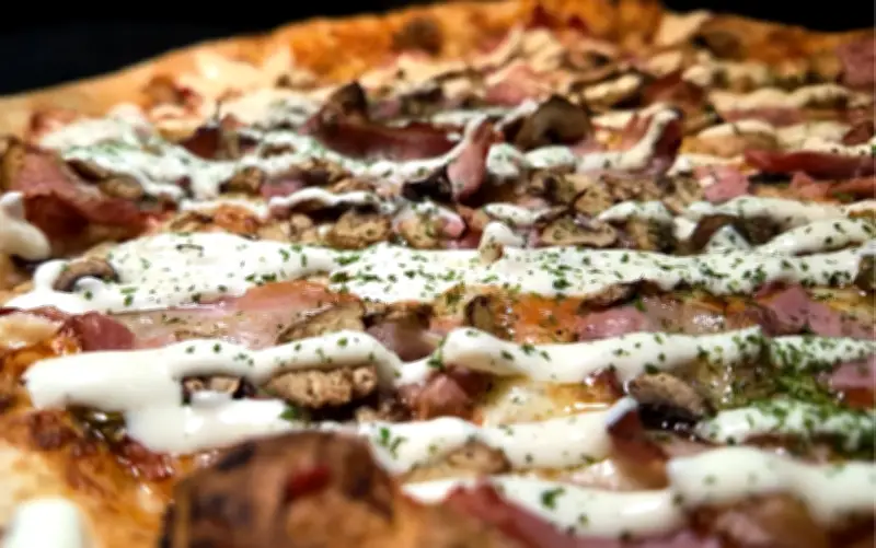 Pizzaria de Ribeirão cria sabor 'Vozinha' em homenagem a goleiro de Cabo Verde