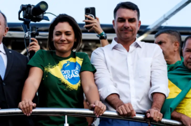 Plano de Flávio para reconciliação com Michelle inclui evento conjunto