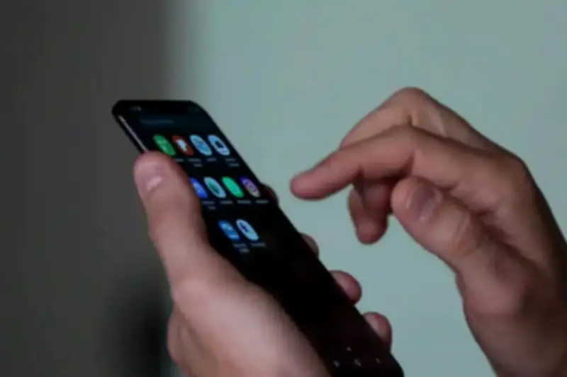 PM recupera celular roubado em Mongaguá (SP) encontrado com adolescente