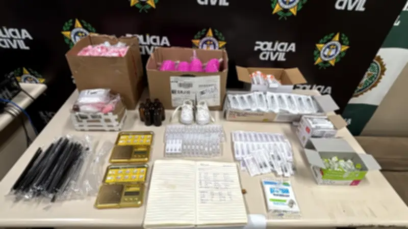 Polícia prende homem com delivery de drogas sintéticas em Copacabana
