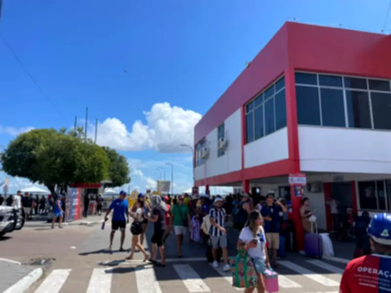 Porto de Parintins tem fluxo intenso de turistas para o Festival