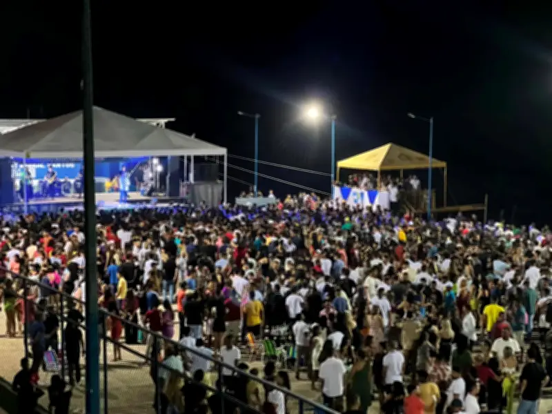 Porto Walter comemora 34 anos com show e desfile cívico