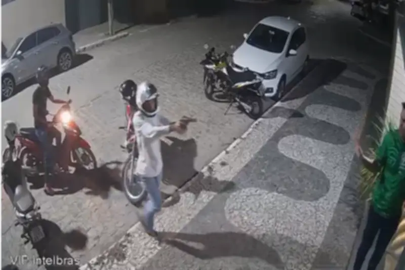 Prefeito de Santa Cruz do Capibaribe é rendido e tem carro roubado
