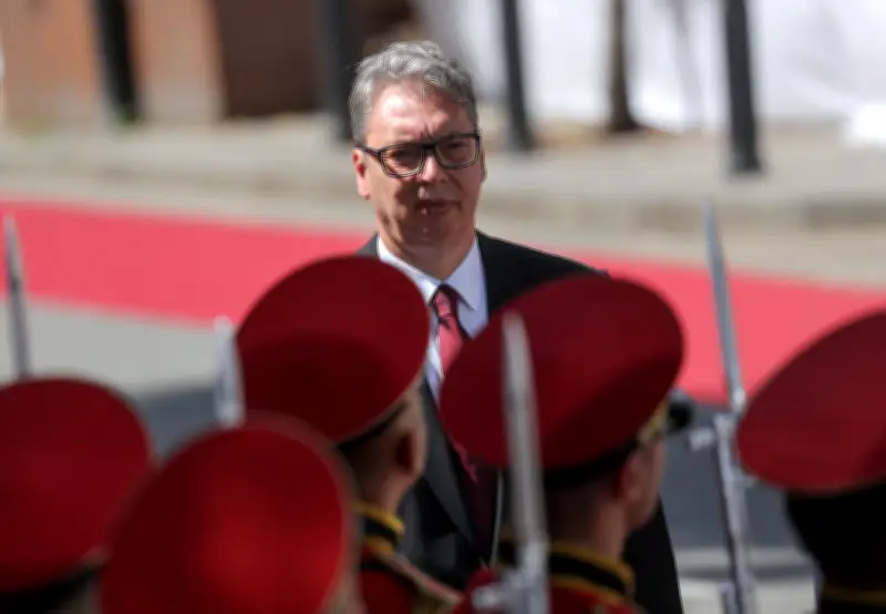 Presidente da Sérvia anuncia renúncia e eleições antecipadas