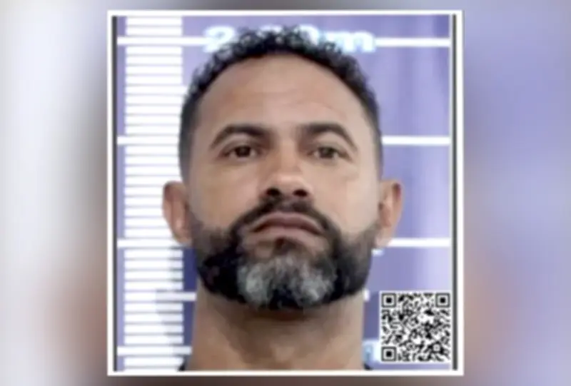 Preso em Gericinó, goleiro Bruno tira nova identidade na Justiça Itinerante