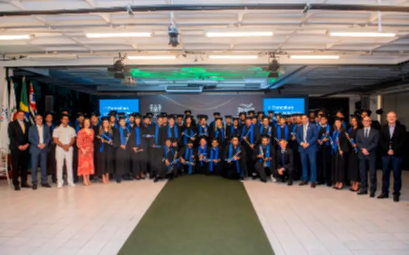 Primeira universidade corporativa portuária do Brasil forma 92 profissionais