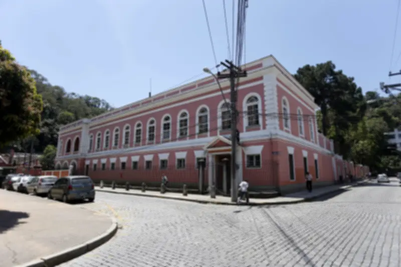 Príncipe é barrado no Palácio do Grão-Pará, avaliado em R$ 70 milhões