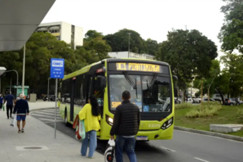 Projeto quer Pix e cartão por aproximação nos ônibus de Niterói