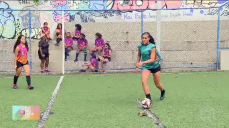 Projeto usa futebol para empoderar meninas no Rio de Janeiro